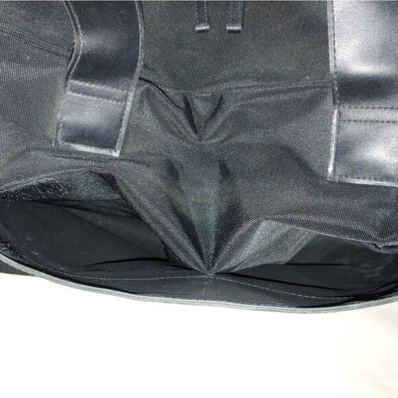 Kenneth Cole Black Travel Weekender Duffle Bag. - Picture 6 of 7